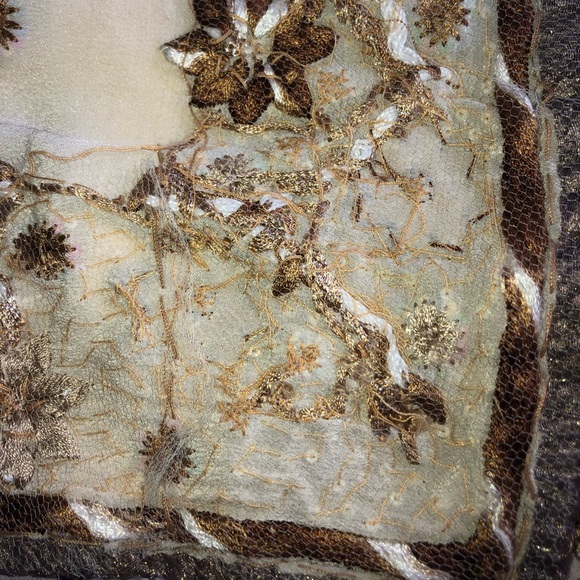 Saree sari in cream with zardosi handwork. [Firm] - Picture 4 of 5